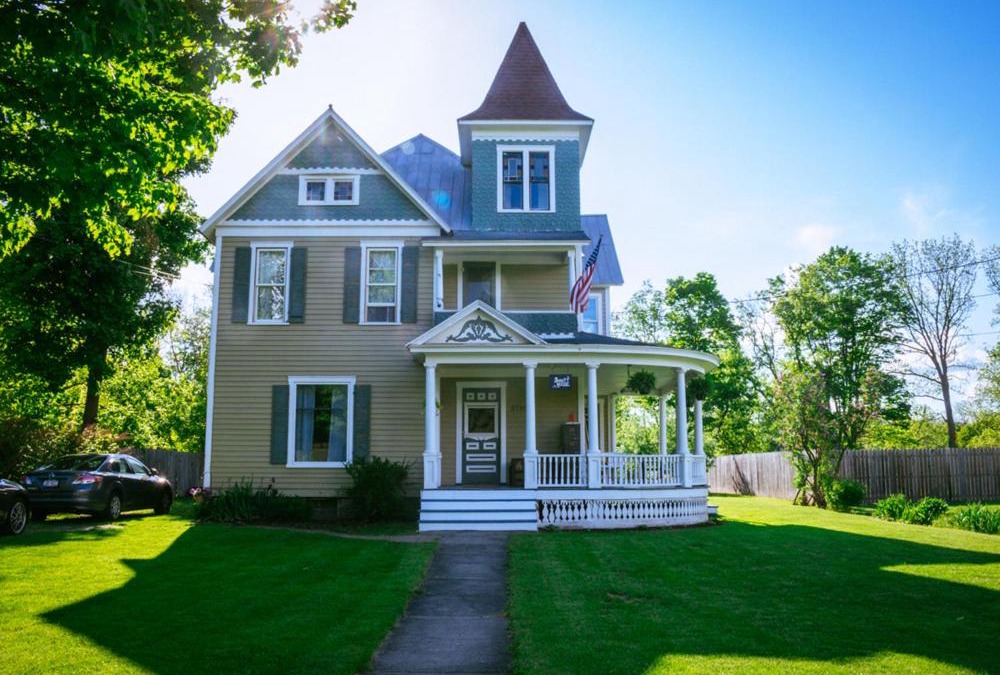 Burdett Bed & Breakfast | Burdett House Bed & Breakfast