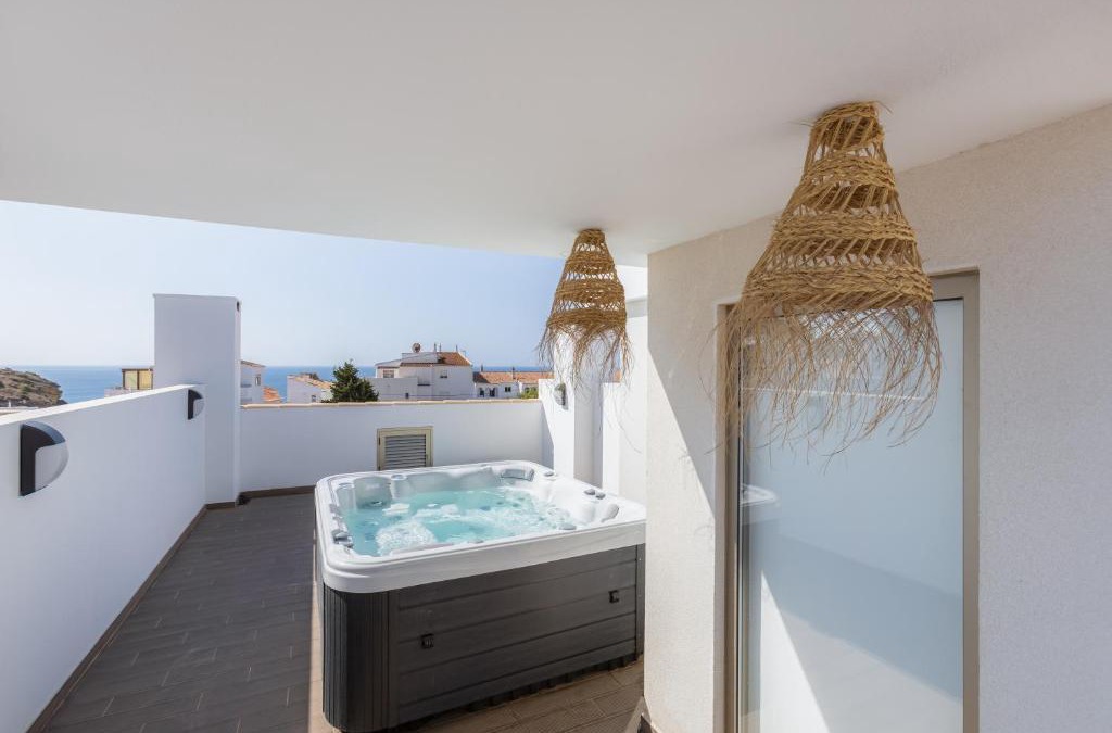 Burgau Apartment | Burgau Village and Sea
