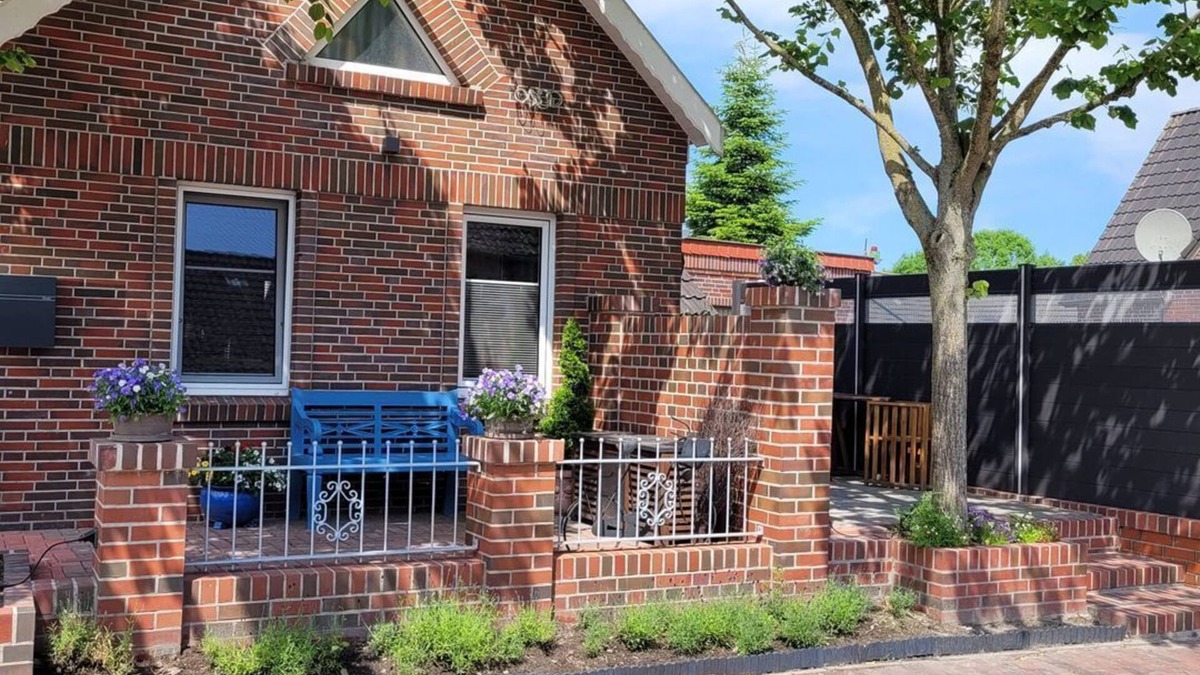 Krummhoern Apartment | Burghaus 3 - Beautiful 1-room apartment in a rural location!