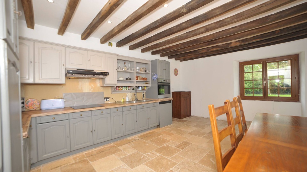 Cudot House | Burgundy farmhouse 300m2, 7 bedrooms, 6 bathrooms, garden and protected pond