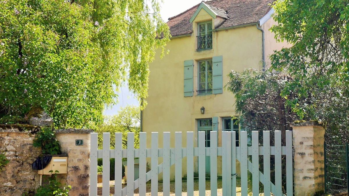 Montmoyen House | Burgundy - Rent charming rustic house 8 pers. TENNIS