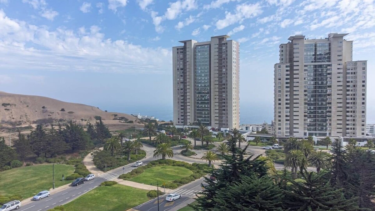 Concon Apartment | Burgundy View 1BR W/View, Balcony & Parking.