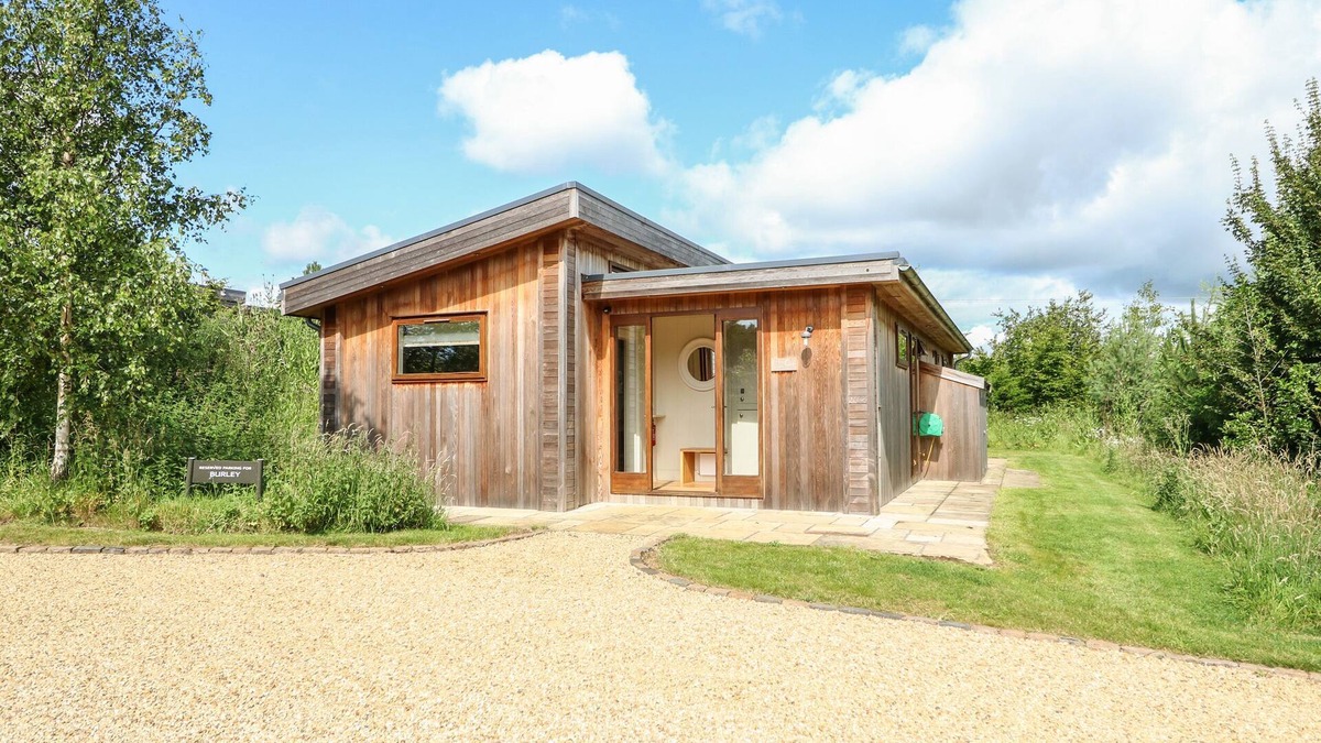 Barnsdale Cottage | BURLEY, pet friendly, with open fire in Exton, Rutland
