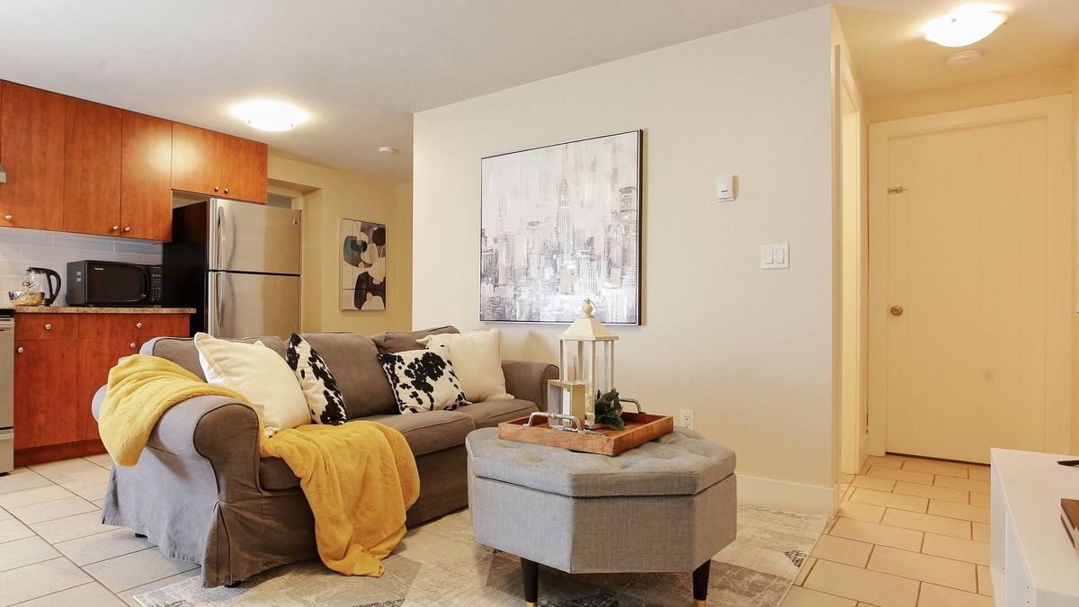 Burnaby House | Burnaby Cozy suite Near Skytrain