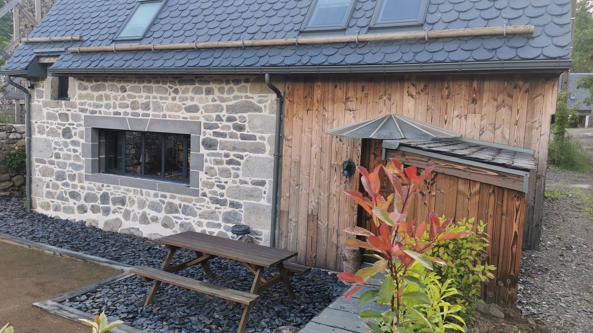 Mont-Dore House | Buron renovated in full nature