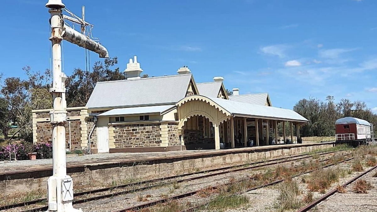 Burra House | Burra Railway Station BnB