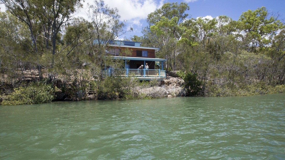 Pacific Haven House | Burrum River Boat House - Pacific Haven- Riverfront - 2BR