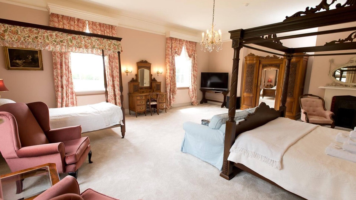 Leominster House | Burton Court