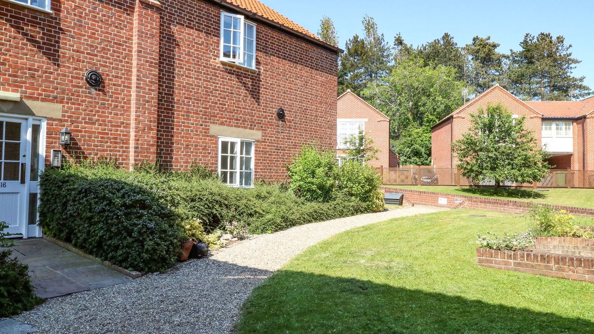Stalham Cottage | BURTONS MILL RETREAT, family friendly in Stalham