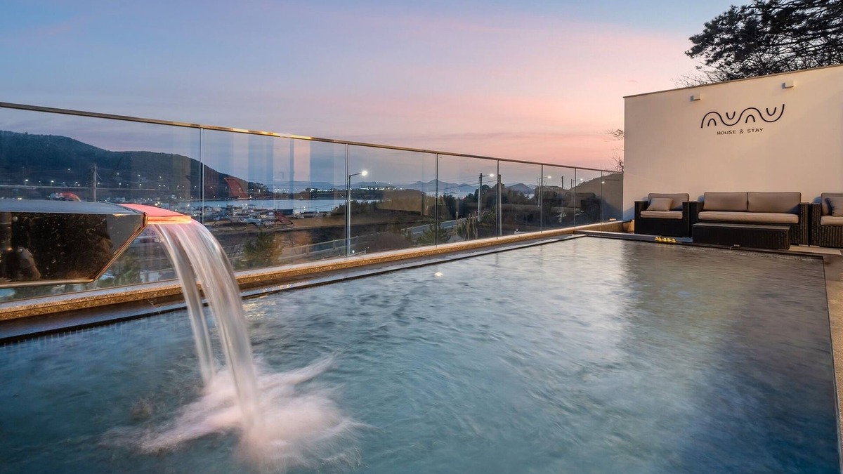 Gangseo District House | Busan Nunuhouse Poolvilla Pension