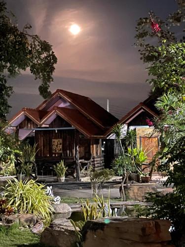 Ta Phraya Resort | Busby Resort