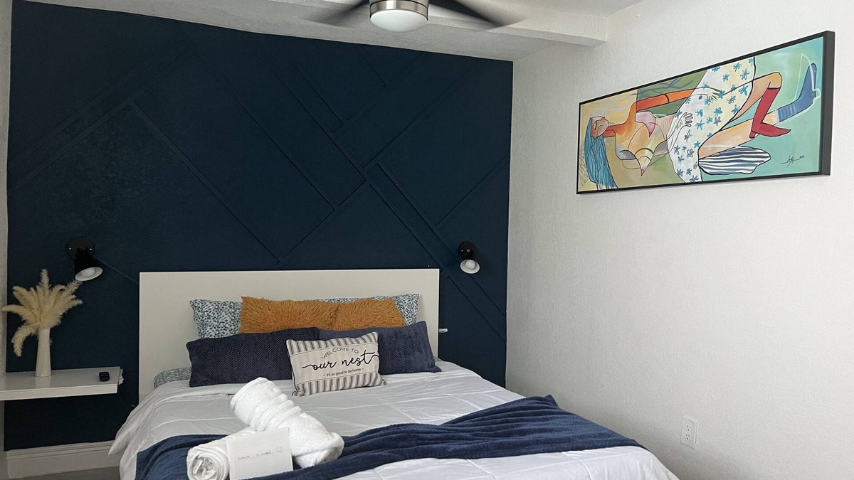 Sulphur Springs Apartment | Busch Gardens Bliss Suite -1