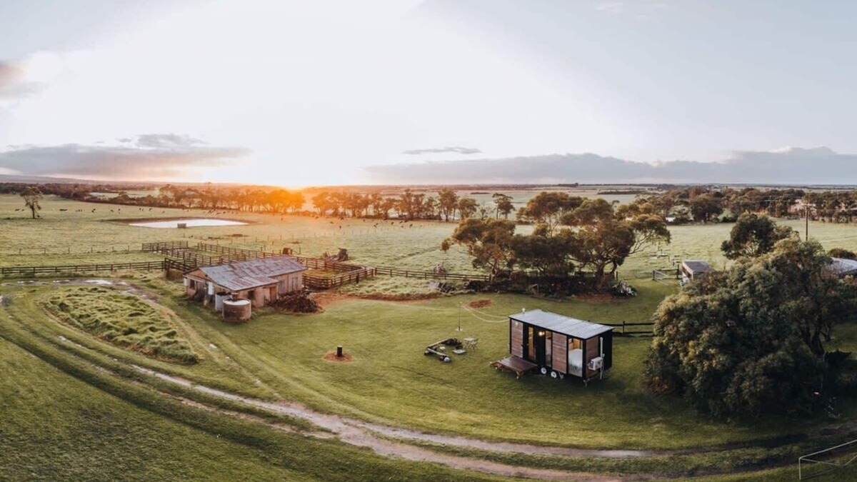 Alberton West House | Bush Retreat 1 by Tiny Away
