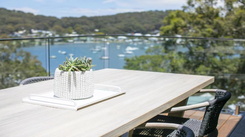 Hardys Bay House | Bush Retreat with Bayviews at Pretty Beach