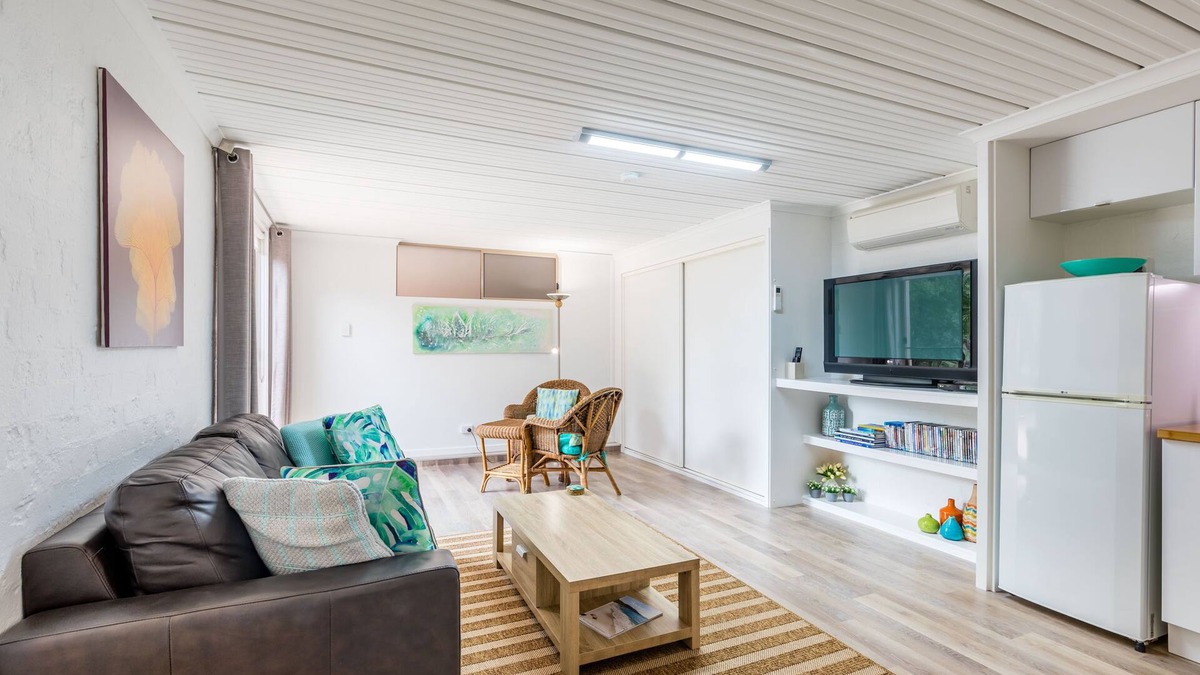 Vincentia Apartment | Bush to Beach Apartment 88 - relaxing getaway (5 min stroll to the beach)