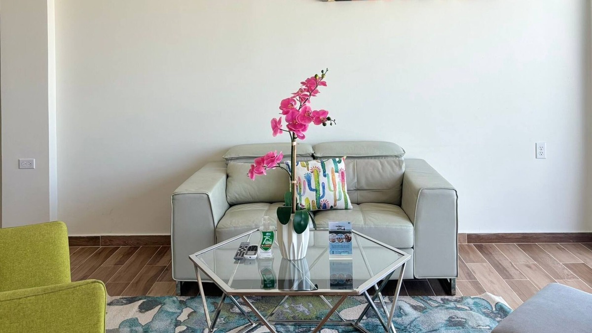 Bushiri Apartment | Bushiri's Long Life Building-2BD/1BA APT-Sleeps 4