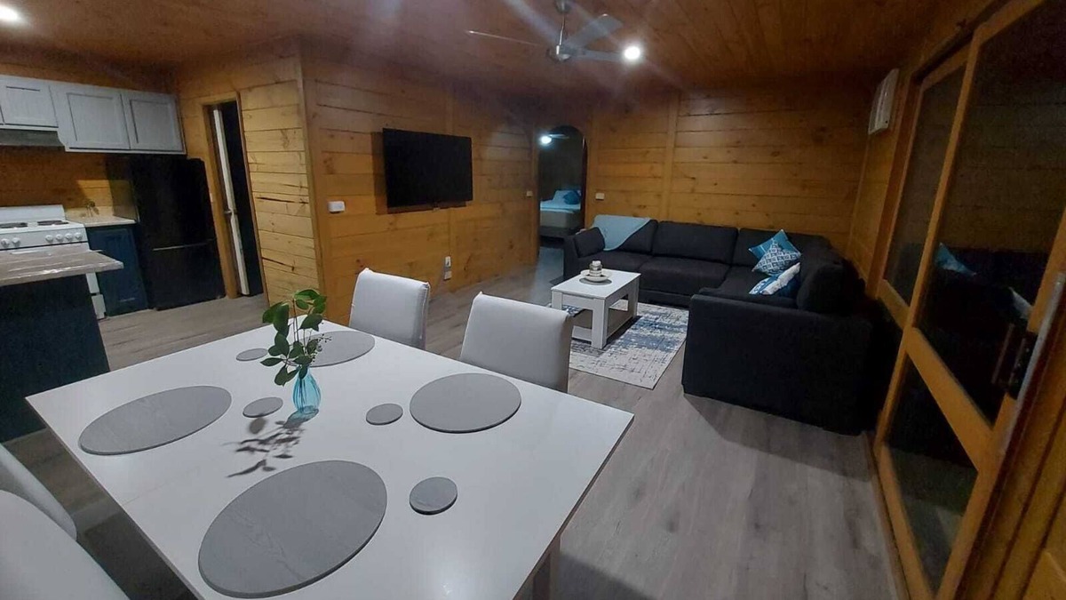 Echuca Cabin | Bushland Cabin Near Boat Ramp and Town