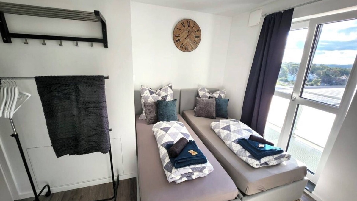 Neusaess Apartment | Business apartment with WIFI, elevator & free parking