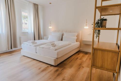 Oststadt/Stadtfeld Apartment | Business & Boutique Apartment - Parking lot