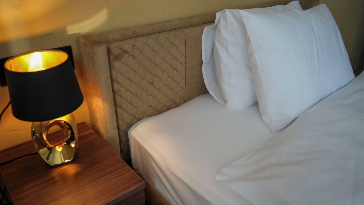 Berenbostel Apartment | Business & Trade Fair Apartment - Fitters - 3 rooms - Balcony - Kitchen - NO3