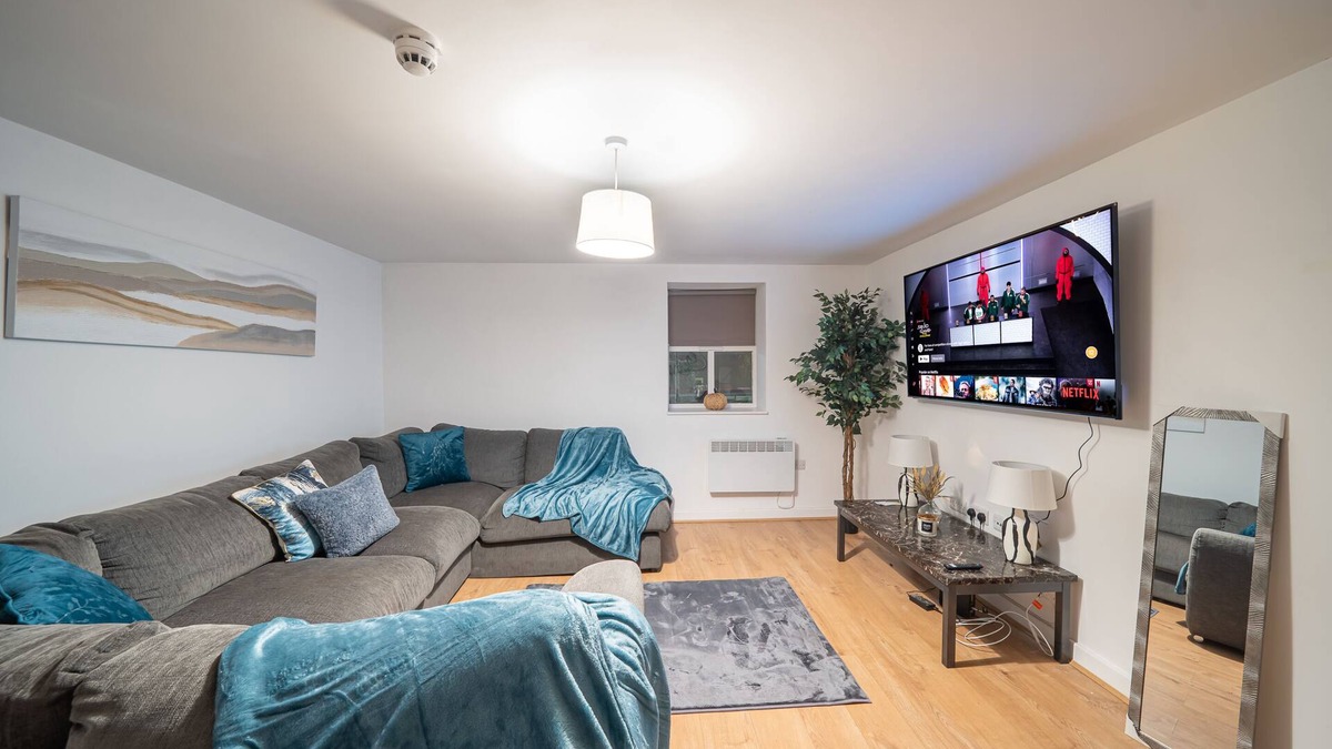Leeds Apartment | Business Travel Stay by Kirkstall Centre