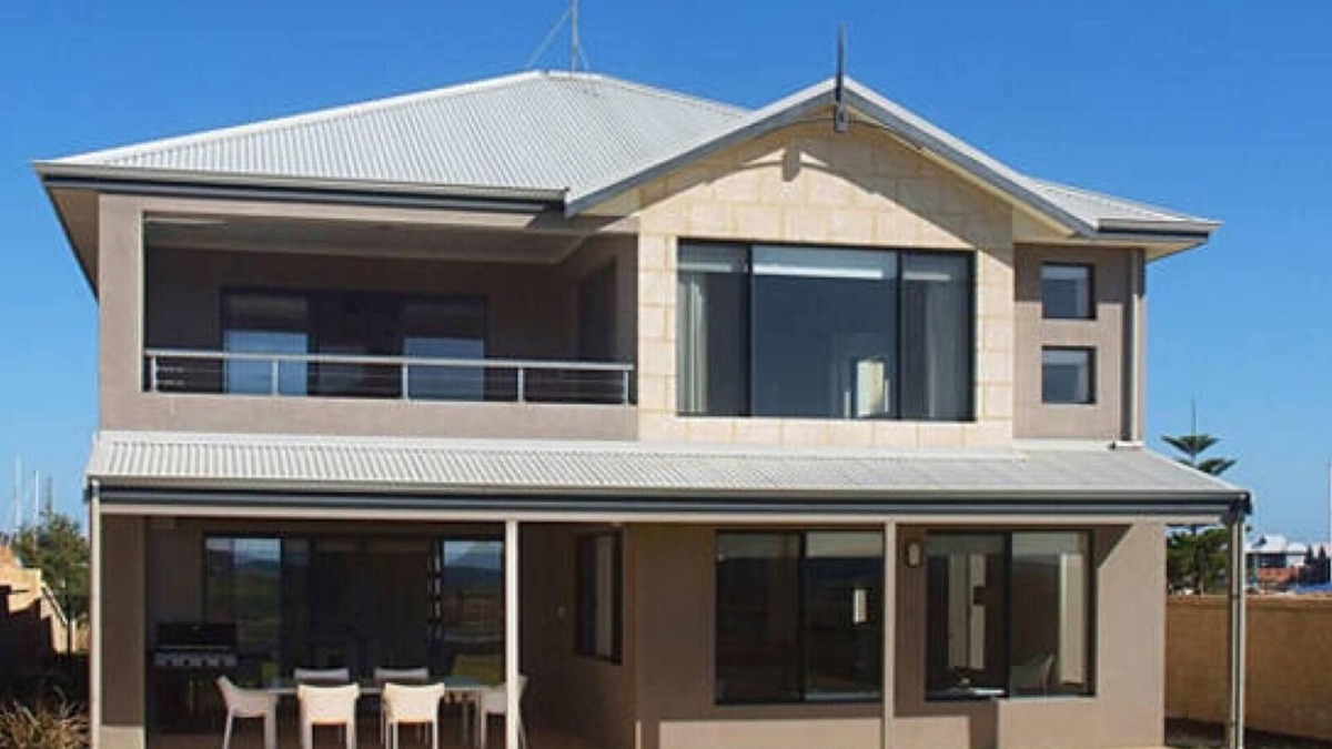 Geographe House | Busselton on the Beach “Luxury Beach Front”