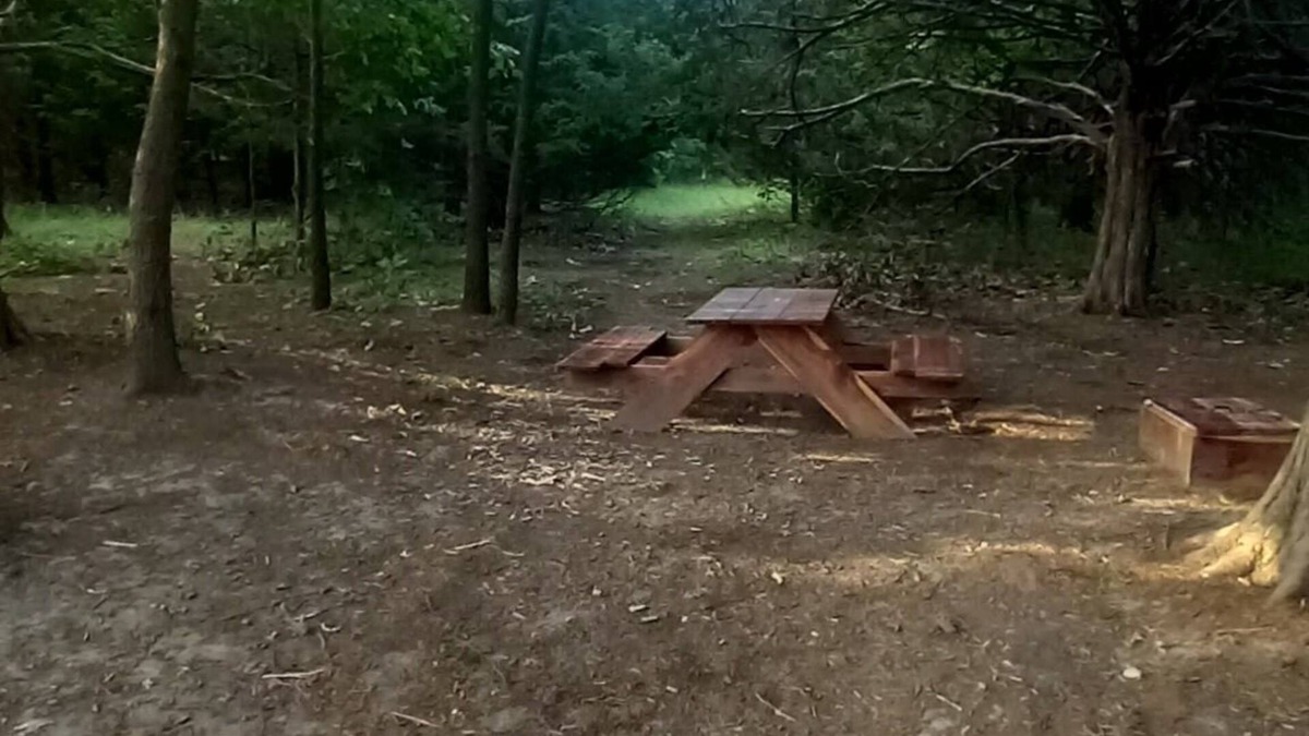 Elkland RV Rental | Busy B's Electrified Landing Campsite at B Berry Farms & Co.