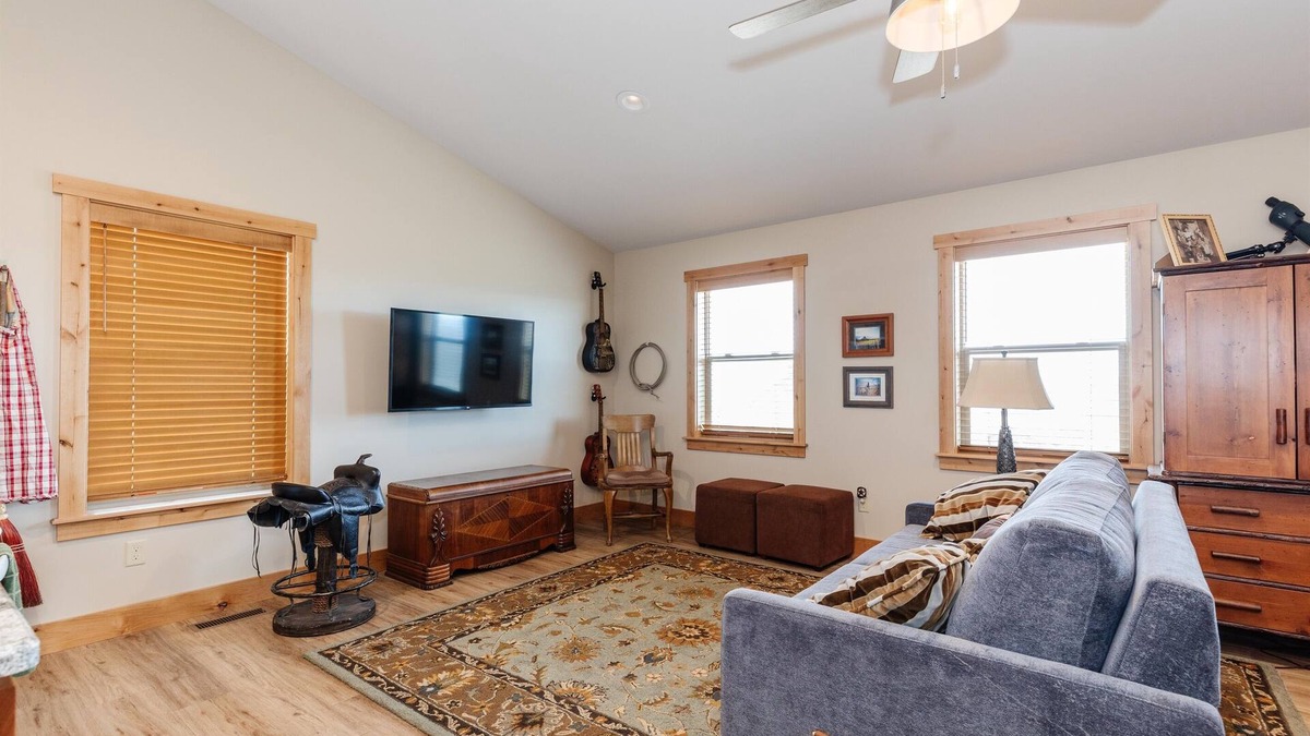 Sweetwater House | Butch’s HideOut - A Cozy Retreat For Two