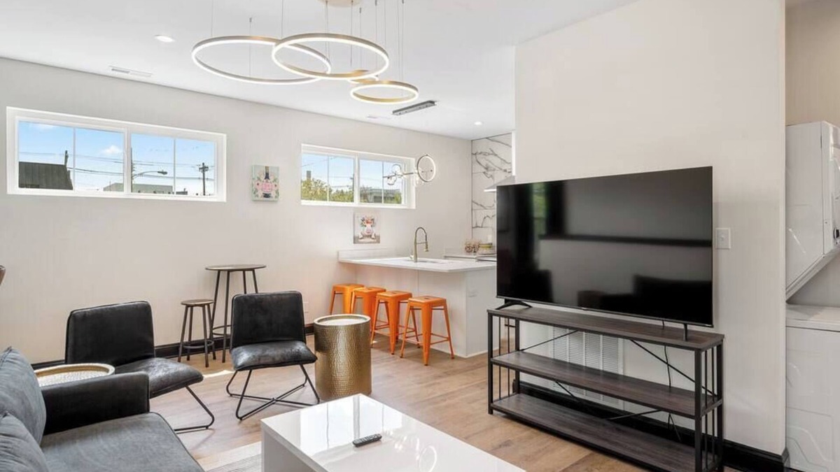 Butchertown House | Butchertown! New Modern Long Term 2Br/1BA Apt 2 Fl