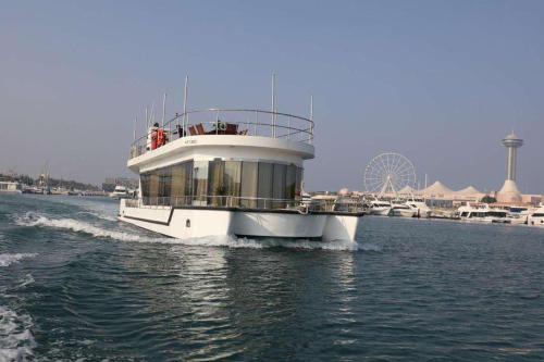 Abu Dhabi Boat Rental | Butinah Charters Yacht Rental