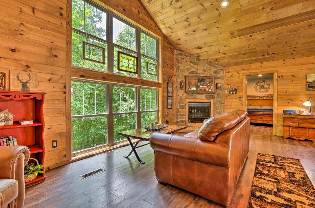 Butler House | Butler Cabin on 19 Acres with Hot Tub and Fire Pit!