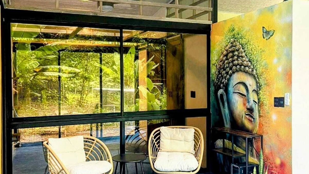 Puerto Viejo de Talamanca Villa | Butterfly Buddha Bungalow in the Playa Negra Jungle