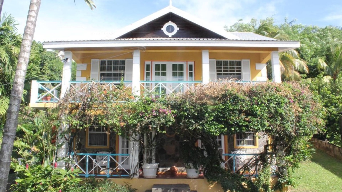 Arnos Vale Apartment | Buttercup Cottage Apartments