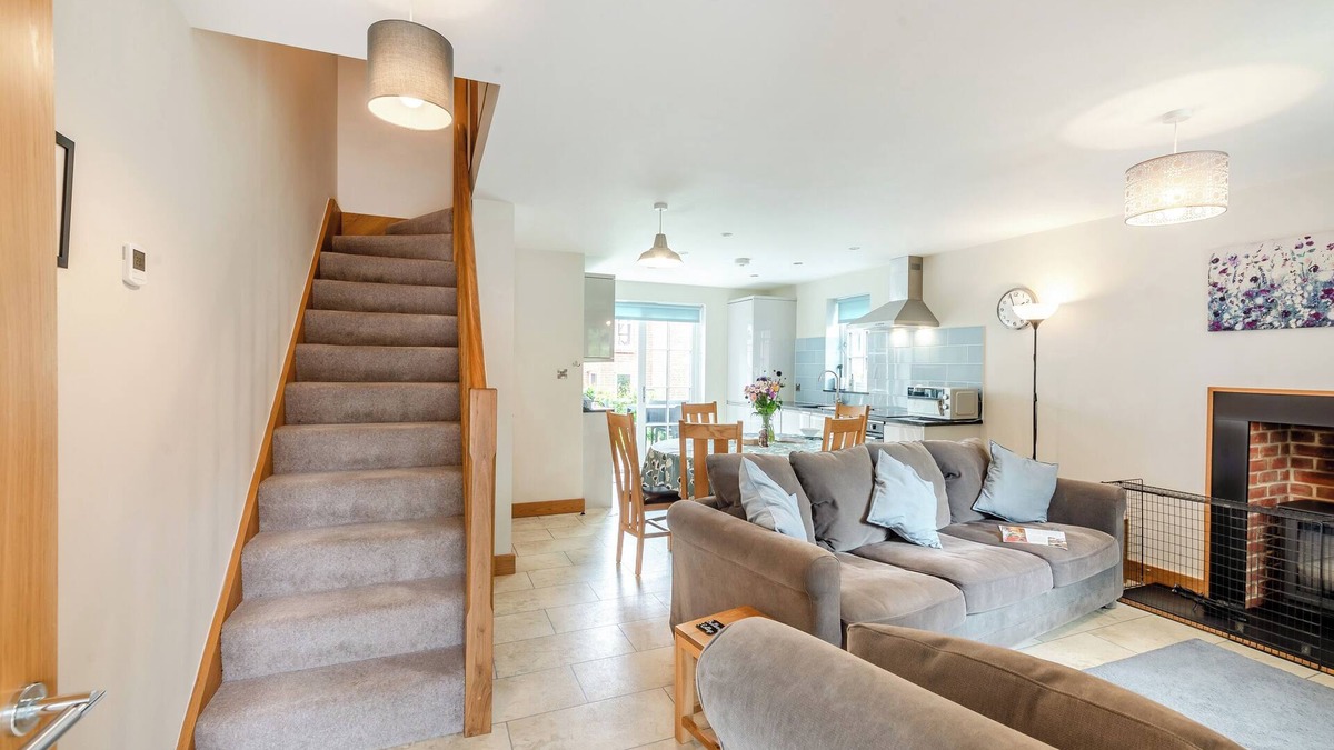 Redlynch Cottage | BUTTERCUP COTTAGE, family friendly, with open fire in Redlynch
