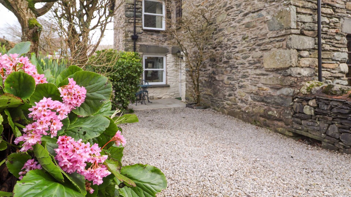 Troutbeck Cottage | BUTTERCUP COTTAGE, pet friendly, with open fire in Troutbeck