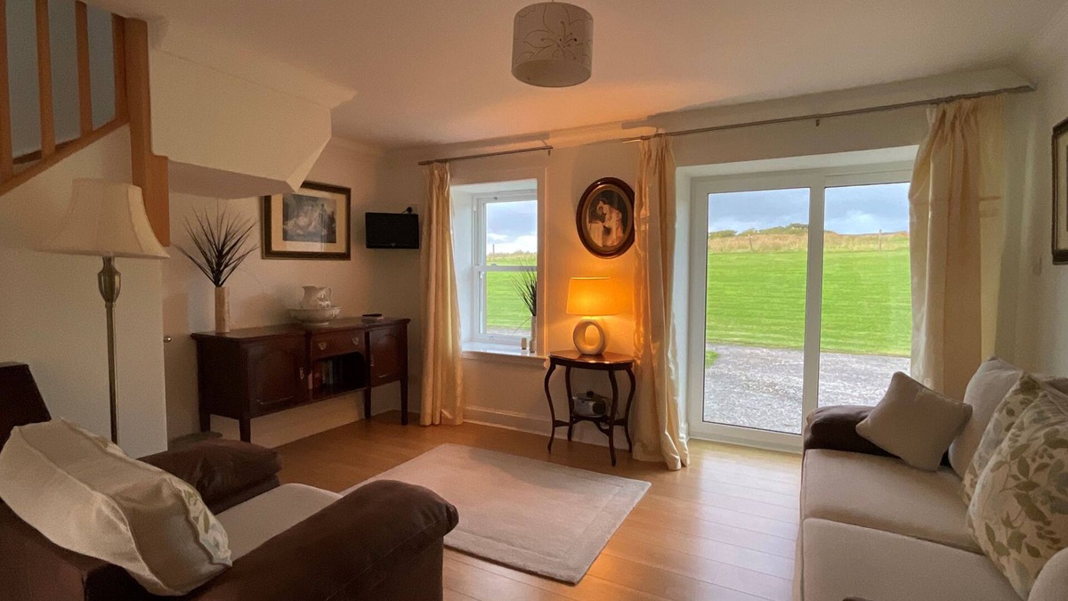 Gigha Cottage | Buttercup Cottage - sleeps 5 guests in 3 bedrooms