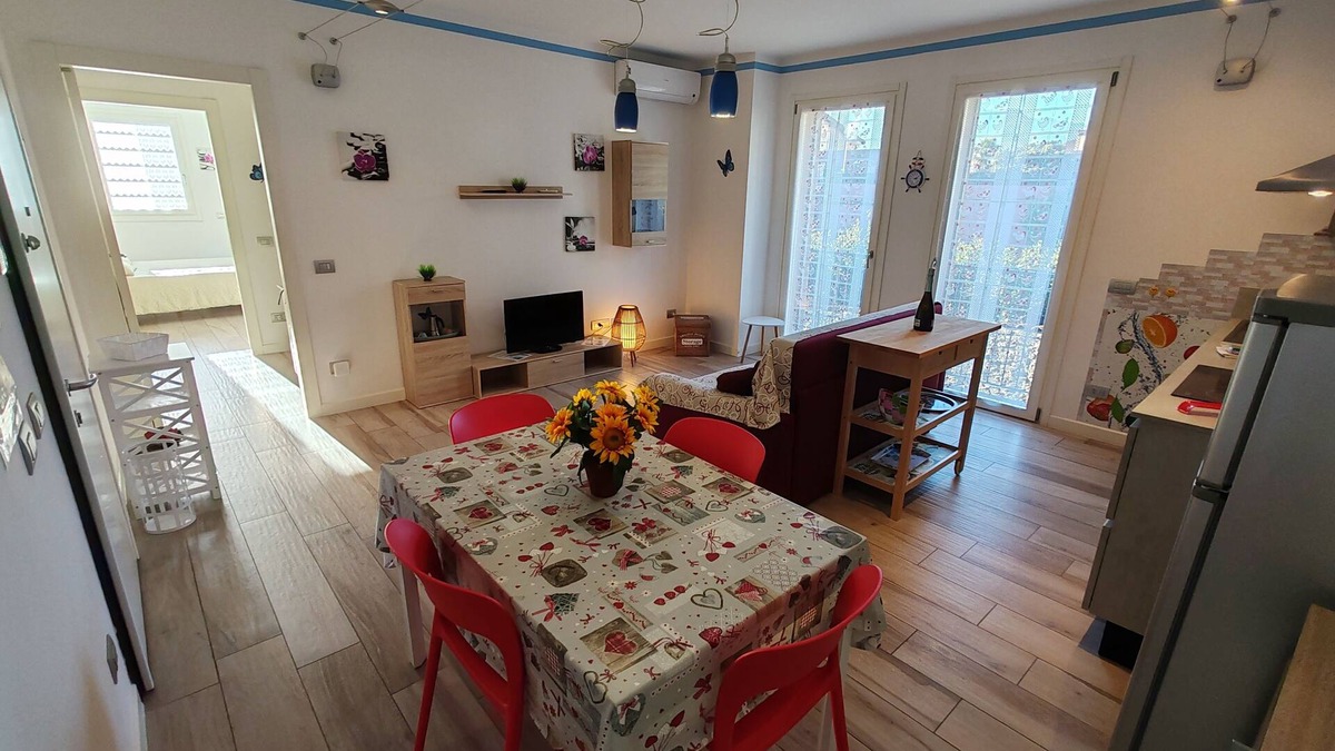Pallanza Apartment | Butterfly Apt in Suna with garage, Wifi and A/C