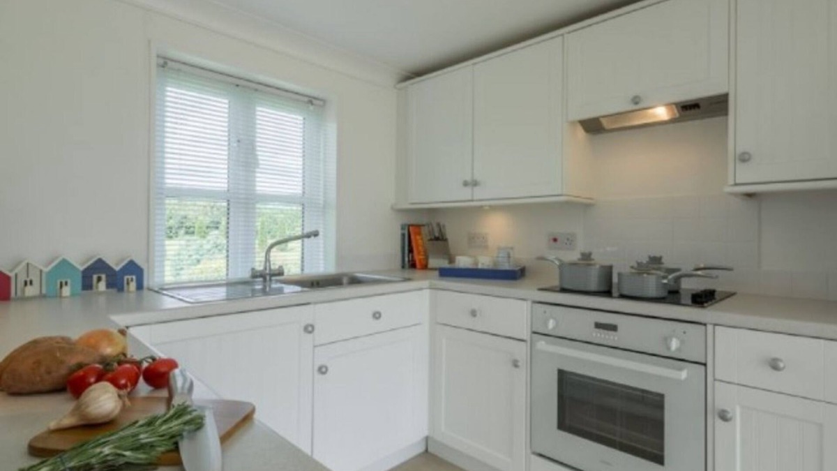 Aldborough Cottage | Butterfly Barn - a self catering cottage that sleeps 5 guests in 3 bedrooms