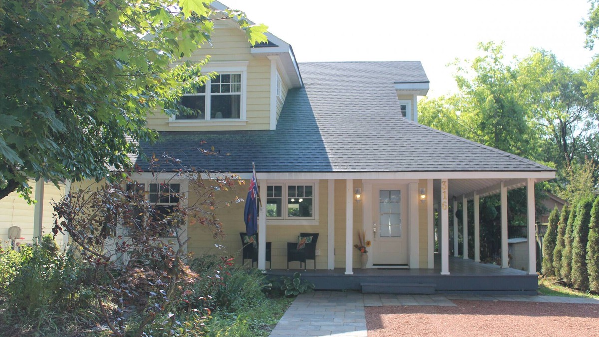 Historic Old Town House | Butterfly Cottage with Wrap Around Porch