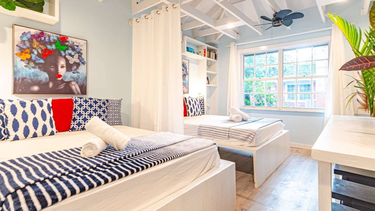 Gambier Apartment | Butterfly Cottage at Viking Hill Resort with Pool