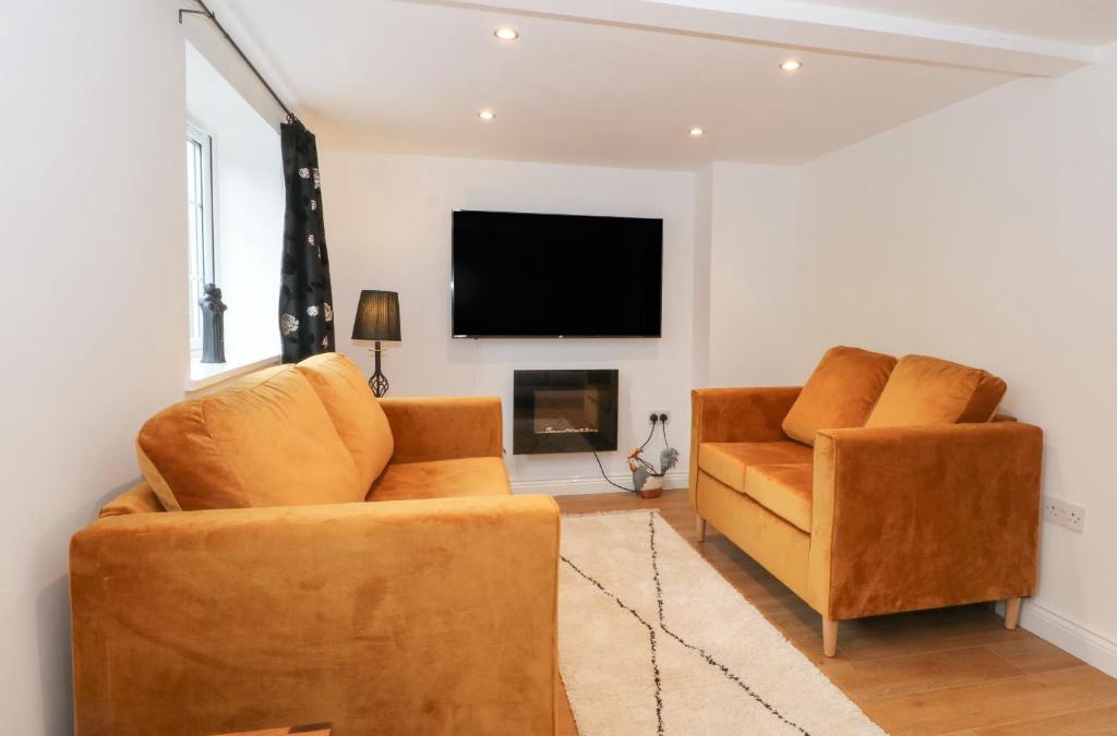 Rawtenstall House | Butterfly Cottage