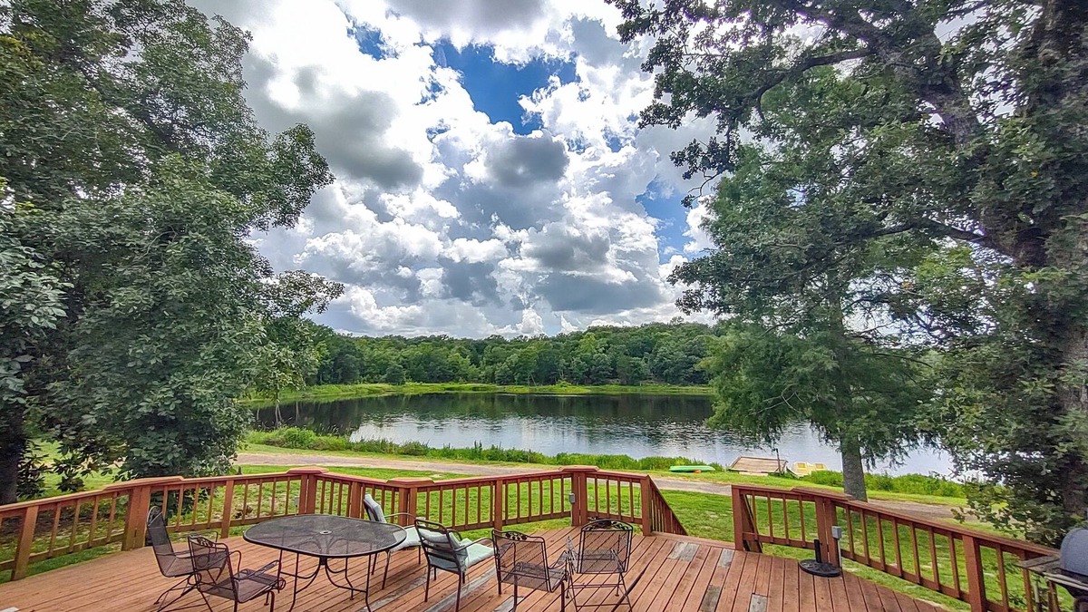 Edom House | Butterfly Lake House - Arcridgeranchresort.com