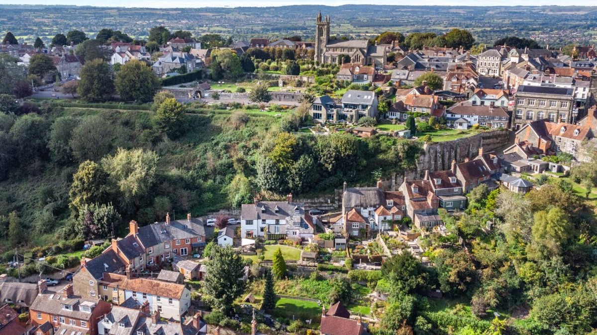 Shaftesbury House | Button Cottage - Gold Hill