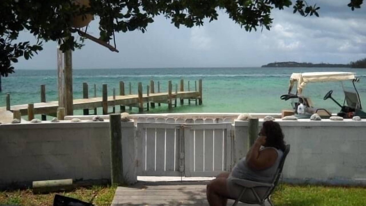 Treasure Cay Cottage | Buttonwood cottage Waterfront 2/1Home,peaceful