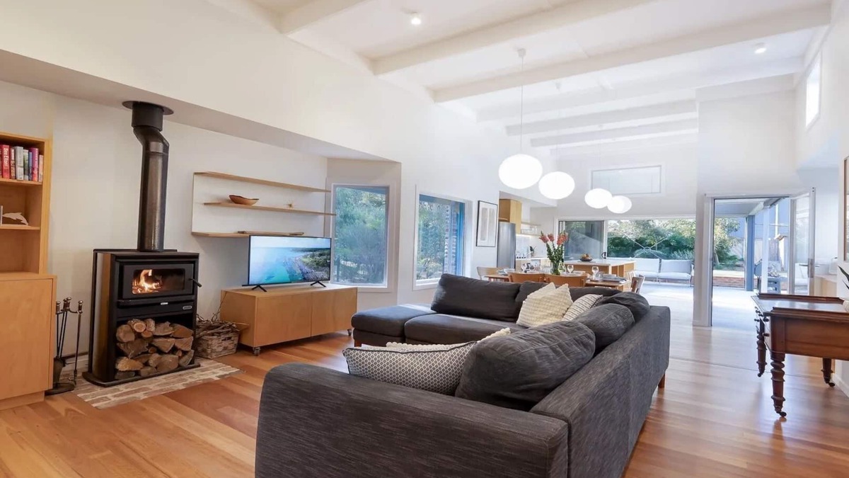 Currarong Cottage | Buwarla House – pet friendly beach house