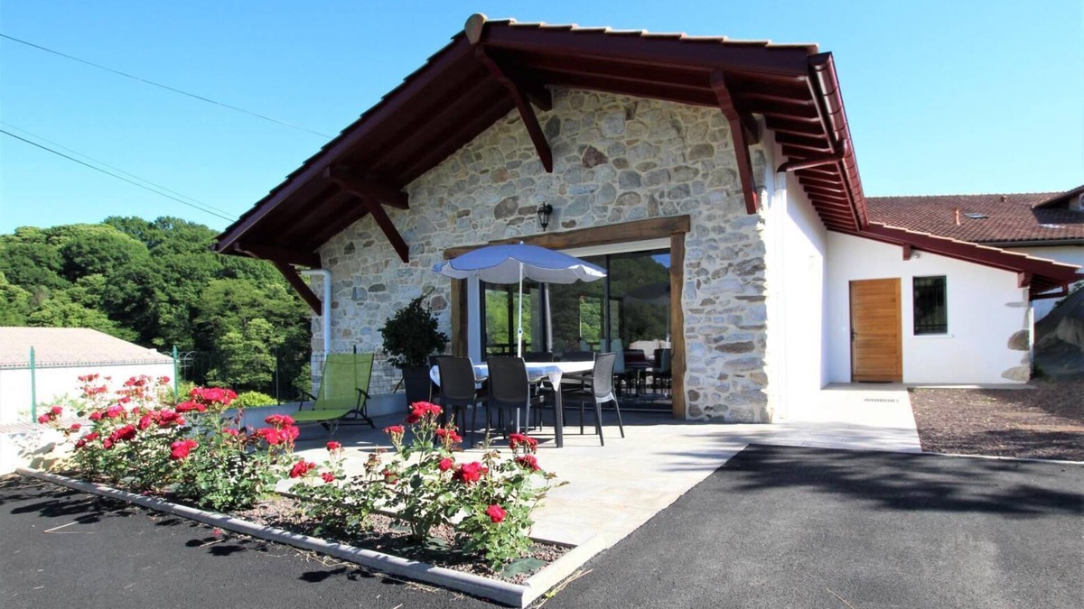 Macaye House | Buztingorria - Macaye