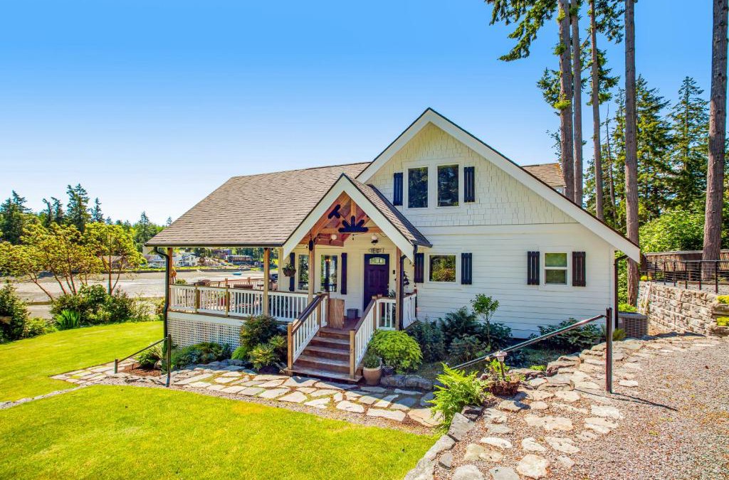 Grapeview House | Buzz & Christa's Beach House