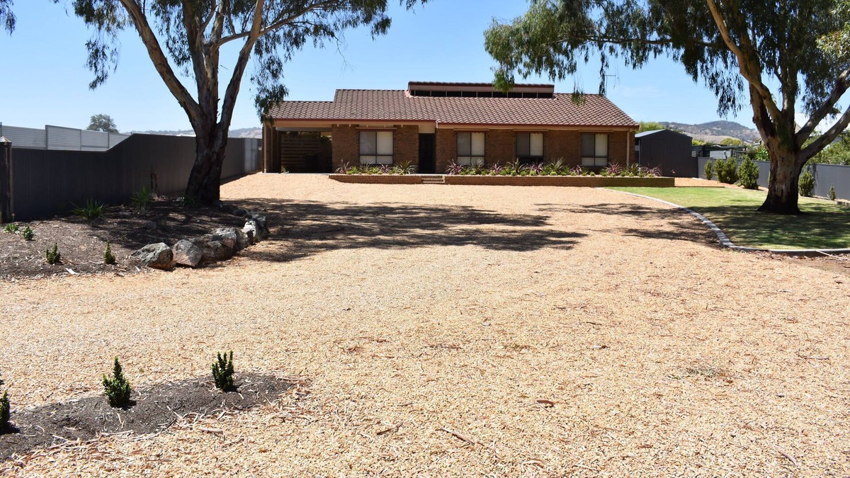 Tanunda Bed & Breakfast | BV House - Family Guest House - Tanunda - Barossa Valley.