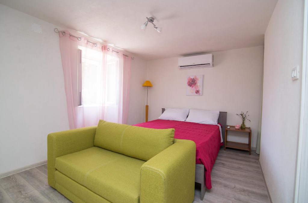 Ilovik Apartment | By Dinka