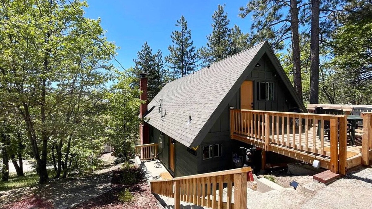 Arrowbear Lake Cabin | By @never a lonepine